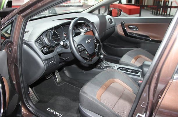 Second-gen Kia Cee'd will initially be launched in hatchback form this summer.